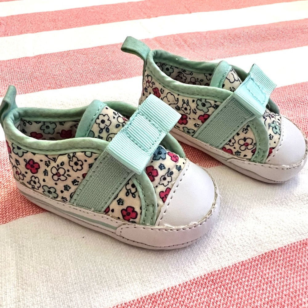 🌸3 for $33! Newborn infant sneakers